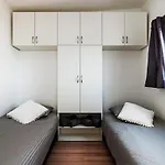 2 Bedroom Gorgeous Home In Drage 드라게