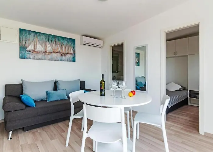 2 Bedroom Gorgeous Home In Drage Tatil Evi