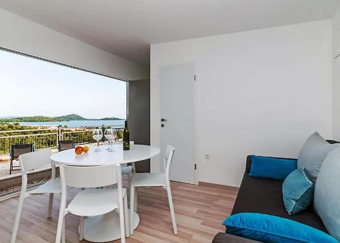 2 Bedroom Gorgeous Home In Drage Tatil Evi