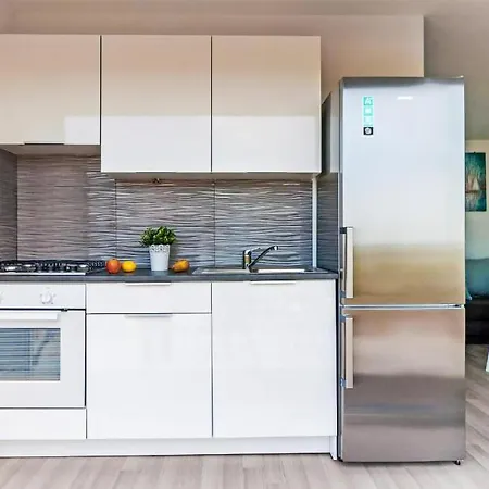 度假居 Lovely Home In Drage With Wifi