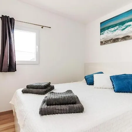 度假居 Lovely Home In Drage With Wifi