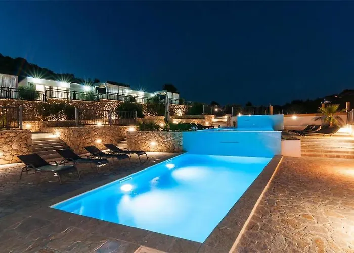 2 Bedroom Gorgeous Home In Drage *
